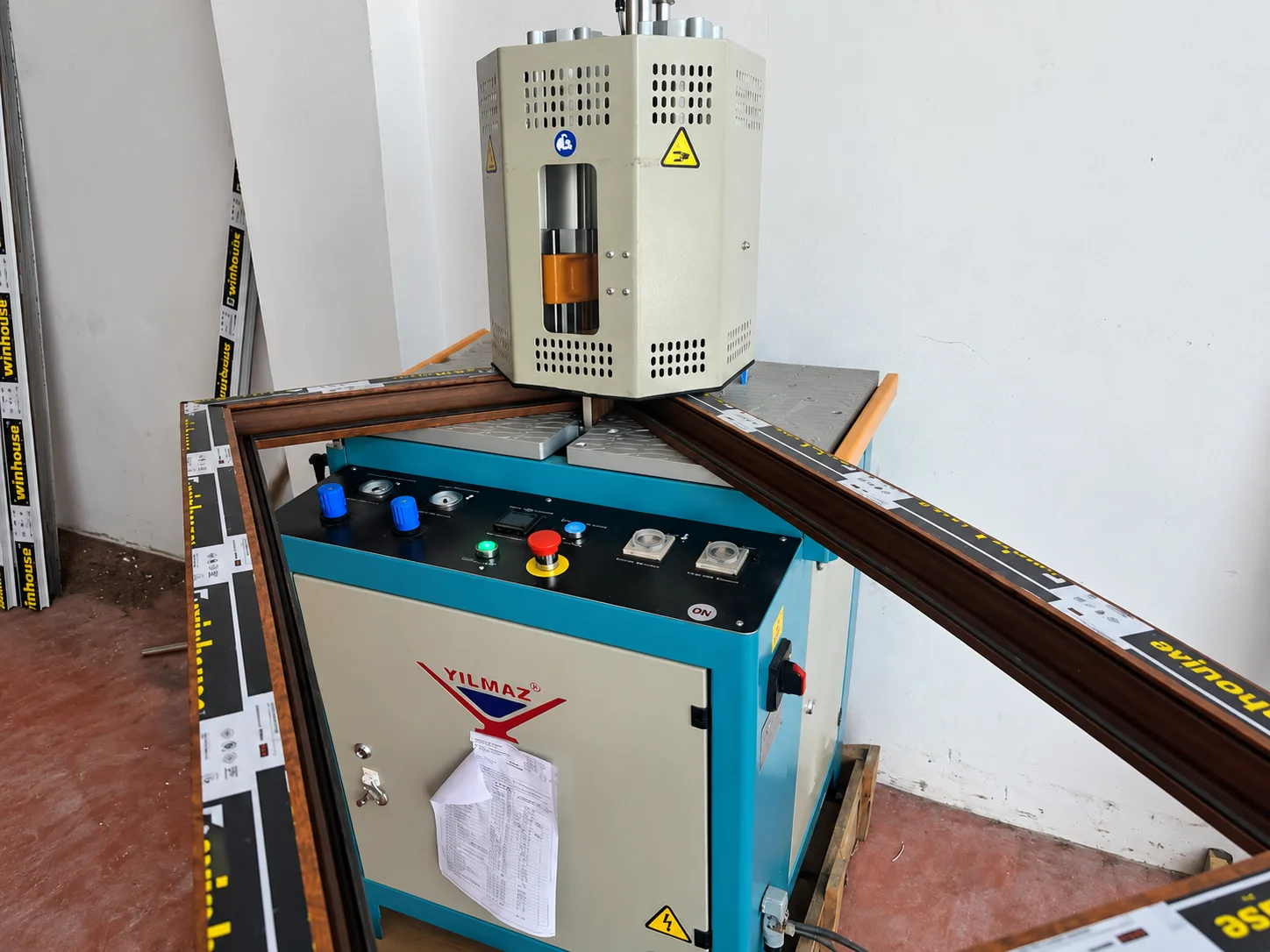 Equipo de taller para trabajos de cerramiento